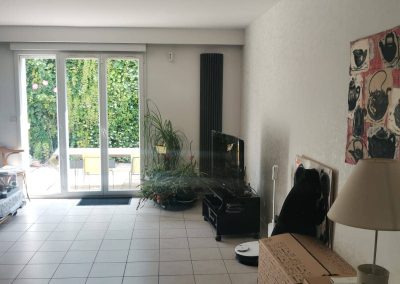 Avant rénovation pièce de vie à villefranche-sur-saône avec salon salle à manger carrelage clair et mobilier existant